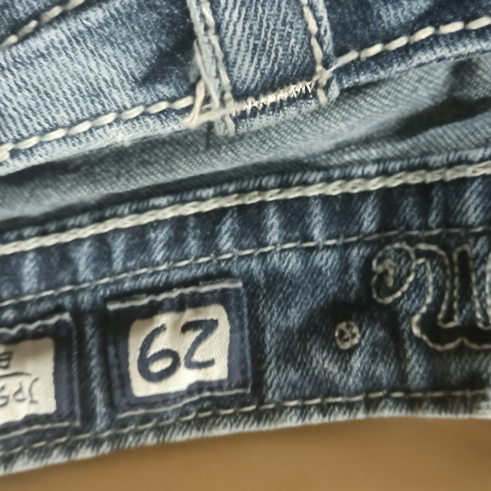 Jeans - Picture 6 of 6
